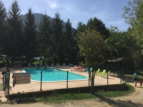 Úszómedence, Le Vallon in Ispagnac