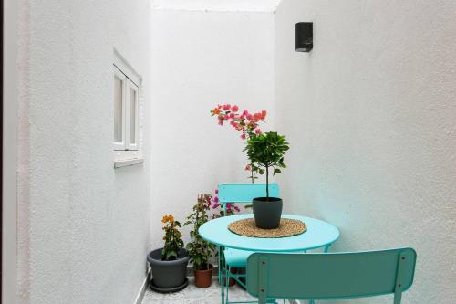 The Rose of Bairro Alto - image 8