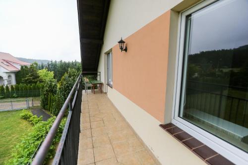 Varanda/terraço, Pokoje Gościnne Willa Niedźwiedź (Pokoje Goscinne Willa Niedzwiedz) in Nadole