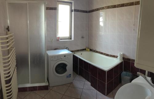 4 twin beds