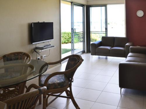 Fairholme 5, Tuncurry