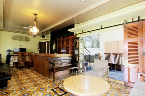 B&B Yogyakarta - Embe Joglo Homestay - Bed and Breakfast Yogyakarta