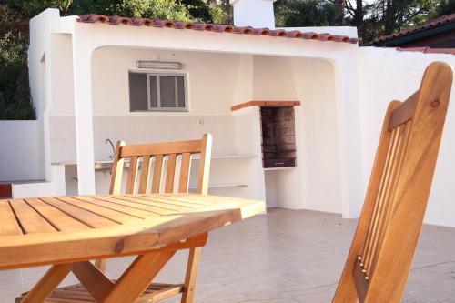  Casa do Limoeiro with BBQ - in Arrábida Park in Setúbal