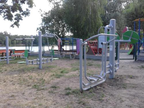 Játszótér, Apartament Marzeń Plaża Zalew i Las (Apartament Marzen Plaza Zalew i Las) in Jedlnia Letnisko
