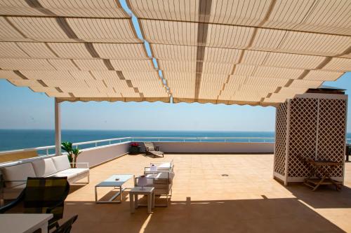 Three-Bedroom Penthouse with Rooftop Terrace image 10