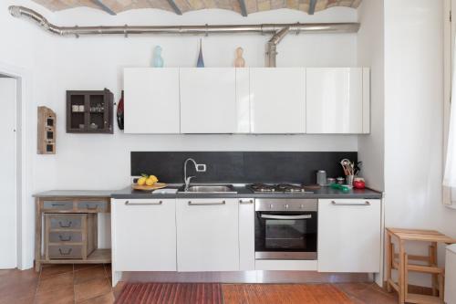 Roman Forum Cozy Apartment - image 9