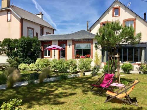 Сад, La Cotentine Maison d'Hôtes (La Cotentine Maison d'Hotes) in Granville