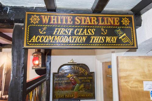 The Liverpool Arms Hotel - image 13