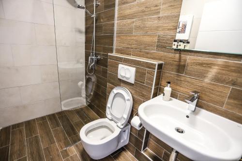 Mom`s house - image 8