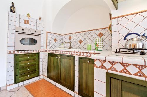 Central Balcony Apartment - image 14