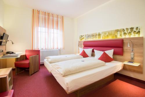 1 queen bed
