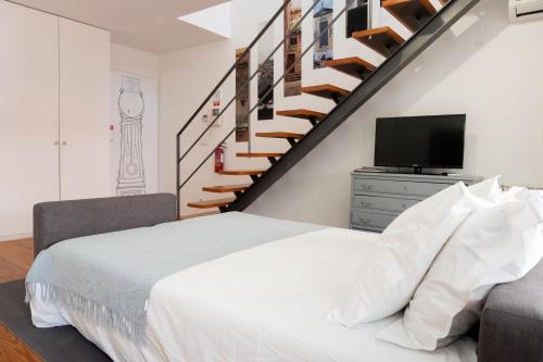 Superior Duplex Apartment image 2