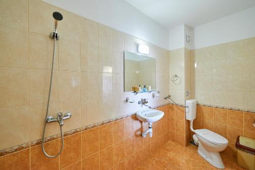 Peneka Hotel - image 14
