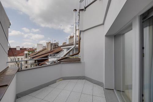 Gold Art Apartments - image 3