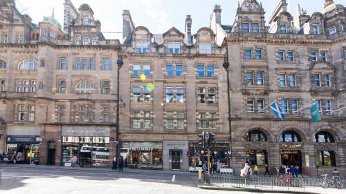 Entrance, Linton Collection 28 North Bridge near The Scottish Parliament