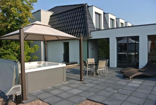 入口, Hotel zur Krone in 格舍