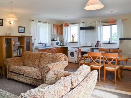 Lindisfarne Cottage- UK11779 gîte à louer Adderstone Tower