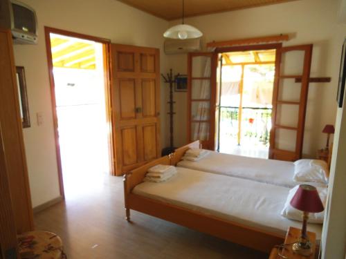 恩娜斯别墅酒店 (Villa Xenos) in 扎金索斯