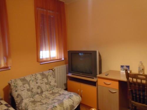 Παροχές, Apartment Dragica in Γκούτσα