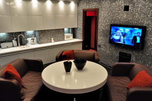 Luxury 2 Bedroom Apartment in the Center Of Odessa