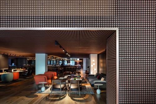 Sir Victor Hotel - image 4