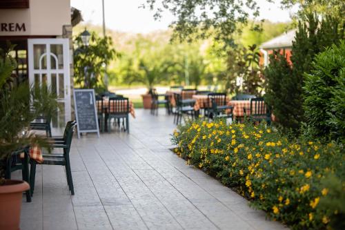 Létesítmények, Zsanett Hotel in Balatonkeresztúr