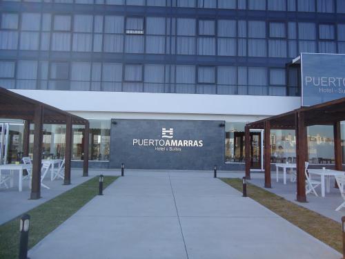 Puerto Amarras Hotel & Suites - 출입구