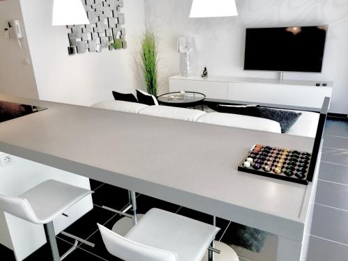  Luxury Suite Koksijde 010 Adult only! in Koksijde