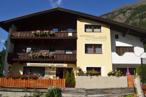 B&B Sölden - Gästehaus Judith - Bed and Breakfast Sölden