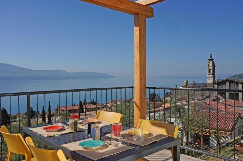 Residence Dany appartamenti con cucina vista lago piscina e parcheggio - Accommodation - Gargnano