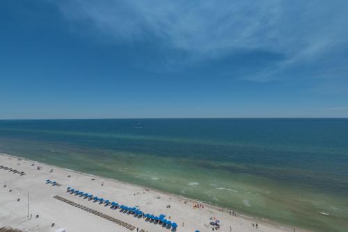 1408 - 1B/2 Bath With Bonus Room. Master Bedroom & Living Room Face the Gulf! - image 7