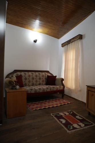 Guest House Mikel - image 8