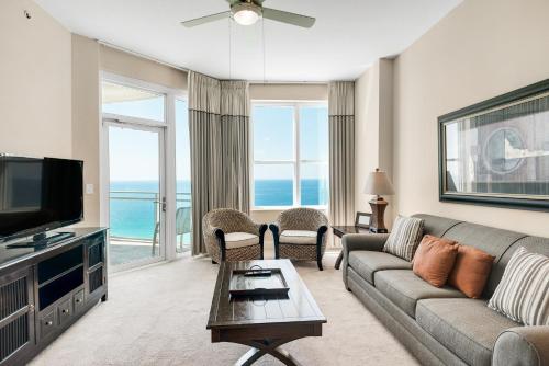 2310 - 1B/2 Bath With Bonus Room. Master Bedroom & Living Room Face the Gulf!