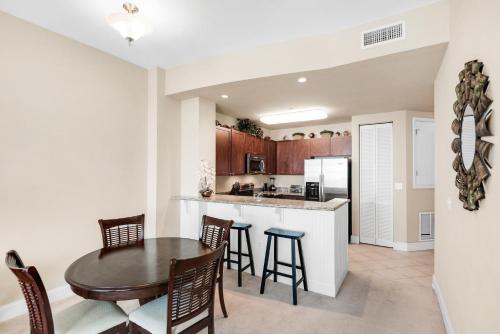 2310 - 1B/2 Bath With Bonus Room. Master Bedroom & Living Room Face the Gulf! - image 9