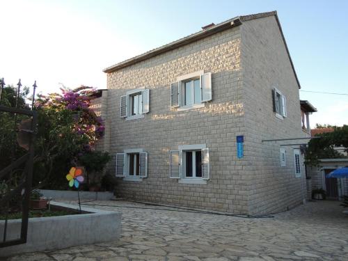  Apartments Jak - comfortable, Pension in Mirce