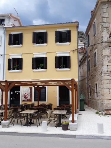  Seafront Apartment Riva, Unterkunft in Novigrad