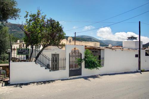 Exterior view, Traditional Cretan Country House (9klm from Elafonissi) in Innachori