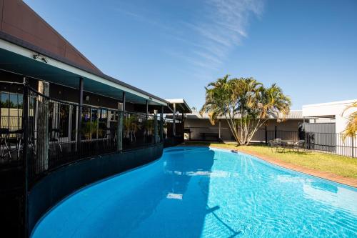 Utvendig, Hotel Settlers in Biloela