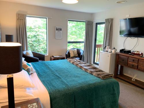 8 on Oregon Boutique Lodge - Accommodation - Hanmer Springs