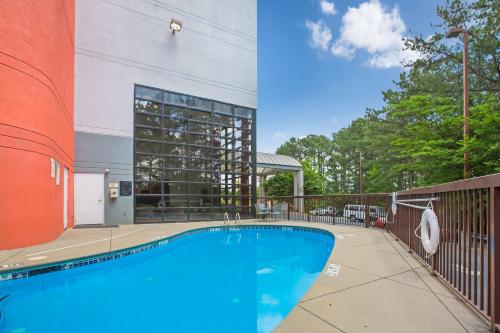 Facilities, Budgetel Inns & Suites - Atlanta Galleria Stadium in Heritage
