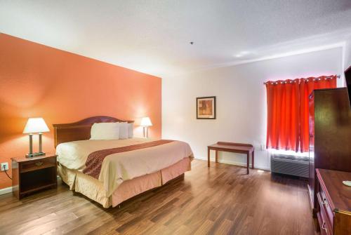Budgetel Inns & Suites - Atlanta Galleria Stadium - image 3