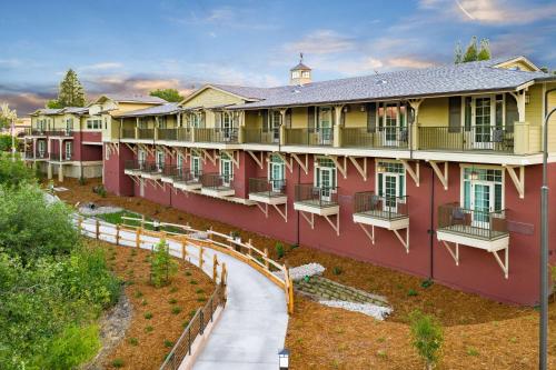 The Agrarian Hotel; Best Western Signature Collection