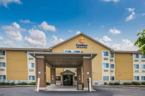 Comfort Inn & Suites Fairborn near Wright Patterson AFB