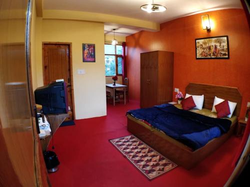 Red House Cafe In Manali India 40 Reviews Prices Planet Of Hotels
