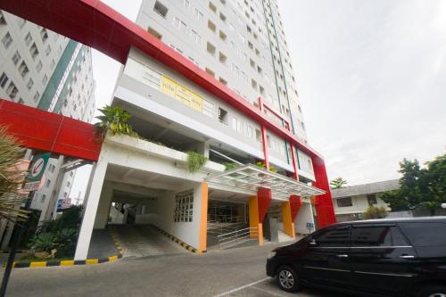 RedDoorz Apartment near Bundaran Satelit Surabaya 2