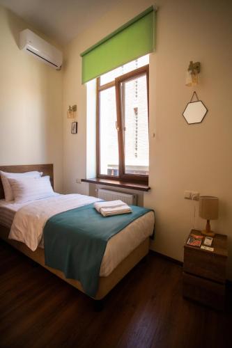 Single room, large