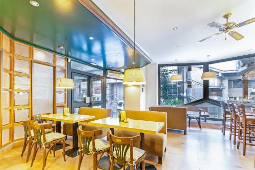 Pub/Lounge, Aparthotel El Serch in Escaldes