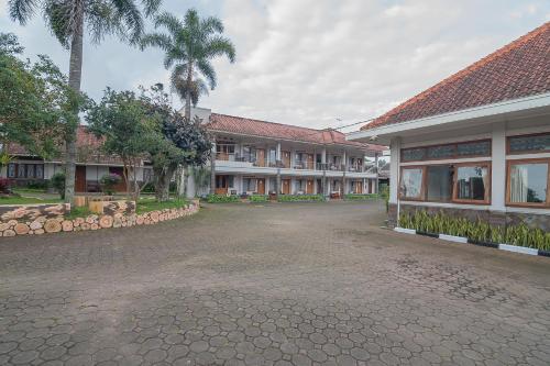 Yehezkiel Hotel Lembang Mitra RedDoorz