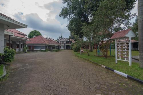 Yehezkiel Hotel Lembang Mitra RedDoorz