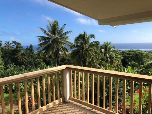 Pacific views, tranquil location, large home Navy House 2